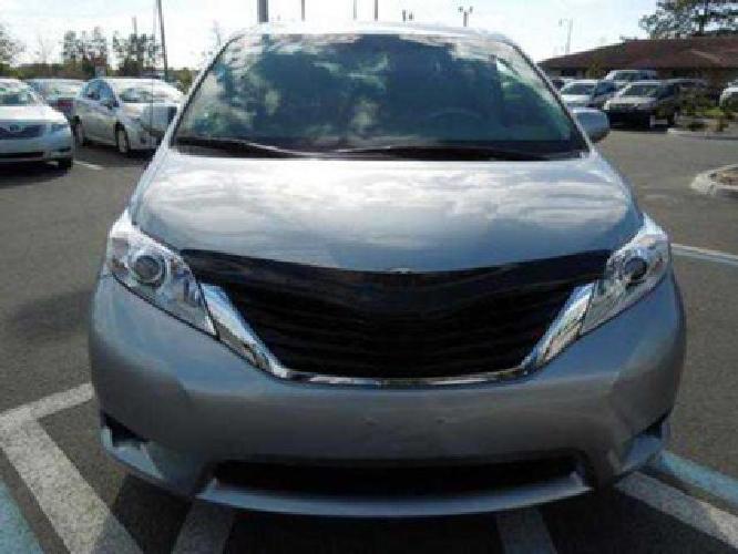 2011 toyota sienna le in leesburg, fl