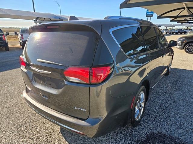 2018 chrysler pacifica limited