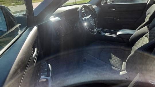 2022 nissan pathfinder sv