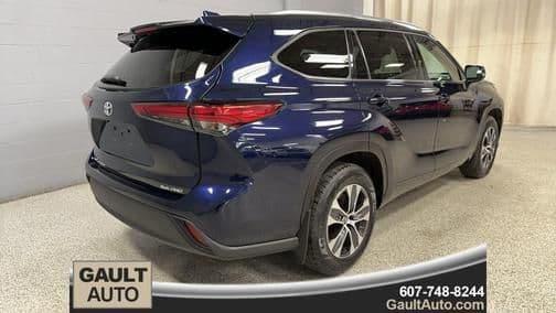 2021 toyota highlander xle in campville, new york