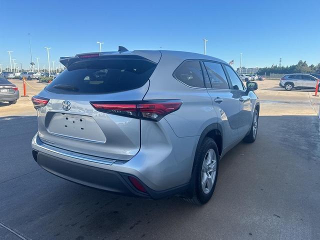 2023 toyota highlander l