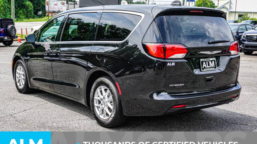 2022 chrysler voyager lx