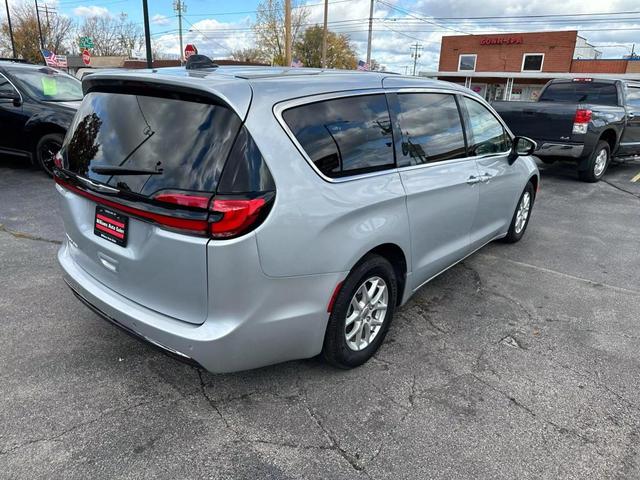 2023 chrysler pacifica touring-l