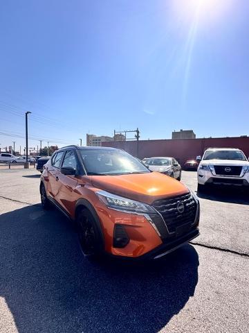2022 nissan kicks sr