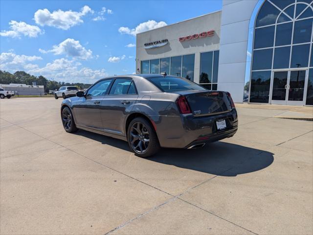 2023 chrysler 300 s