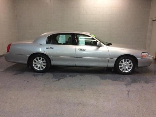 2006 lincoln town car signature limited signature limited 4dr sedan for sale in bismarck, north dakota