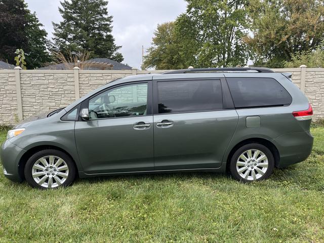 2014 toyota sienna limited