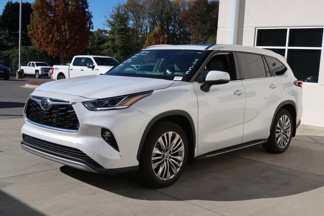 2022 toyota highlander platinum