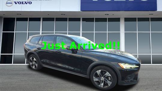 2023 Volvo V60 Cross Country