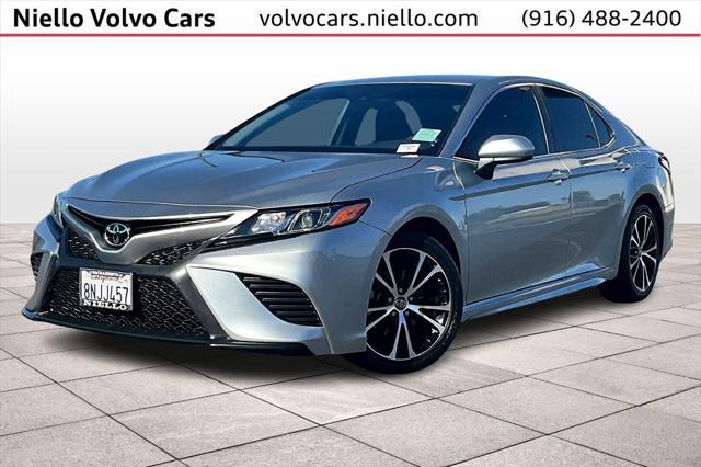 2020 toyota camry se
