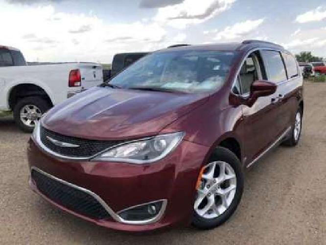 2017 chrysler pacifica touring-l in brighton, co