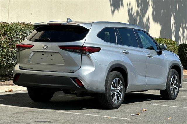 2021 toyota highlander xle