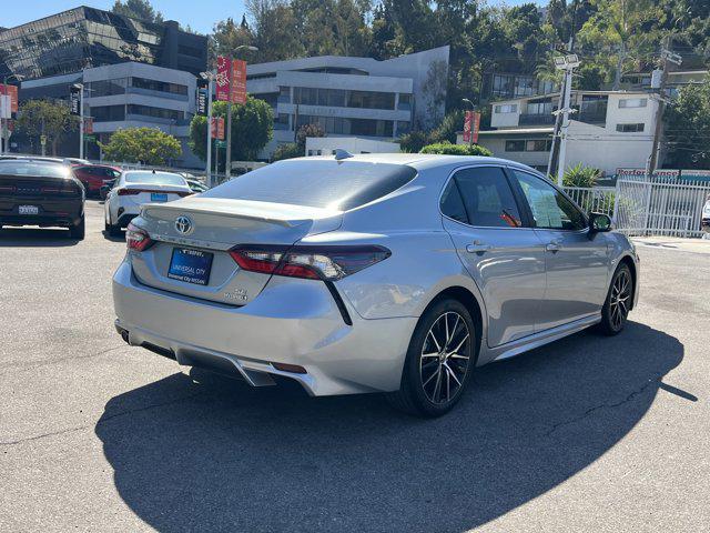 2021 toyota camry se