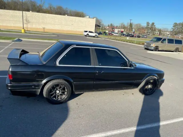 1987 bmw 325is e30. i6 5 speed manual posi rear tons of new parts