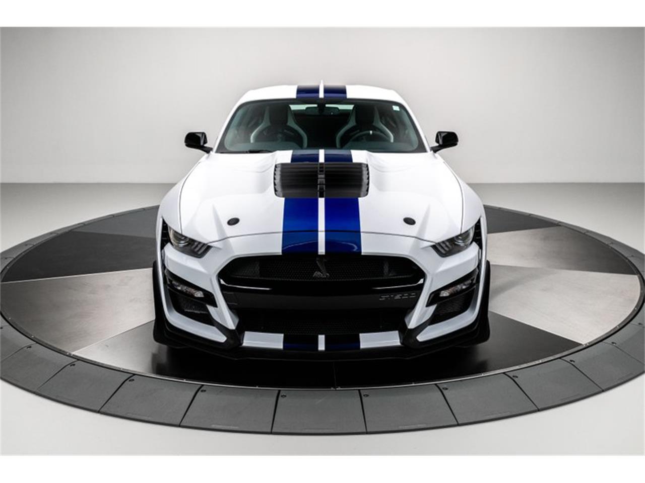 2020 ford mustang
