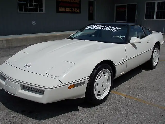 1988 chevrolet corvette 35th anniversary 831 actual miles muesum quality !