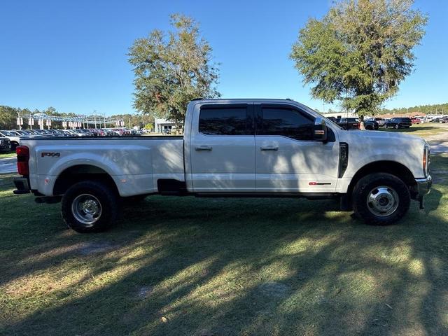 2023 ford f-350 lariat super duty