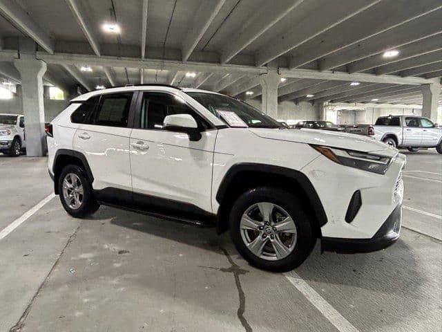 2022 toyota rav4 xle in hialeah, florida