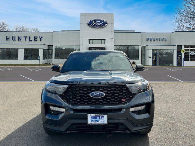 2022 ford explorer st