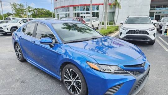 2020 toyota camry se