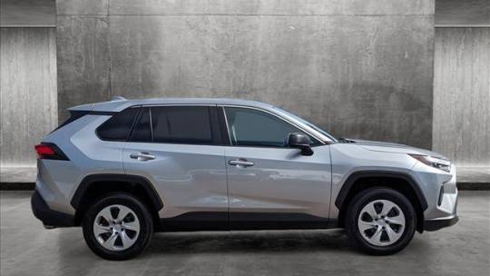 2023 toyota rav4 le