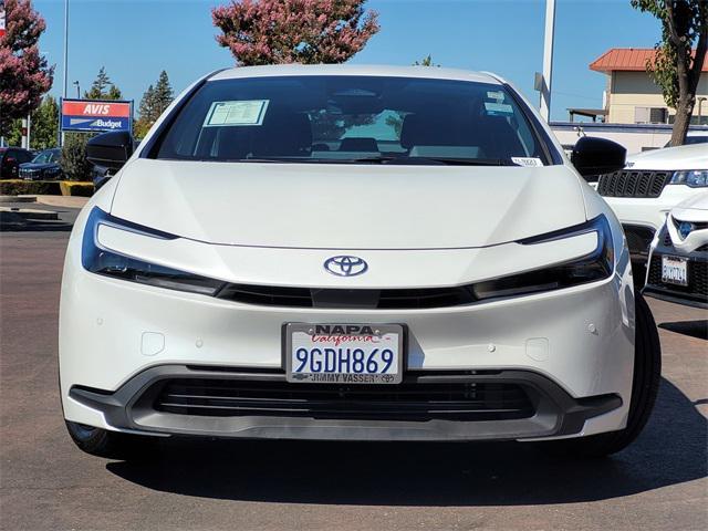 2023 toyota prius le