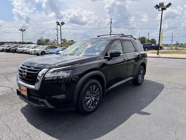 2022 nissan pathfinder sv