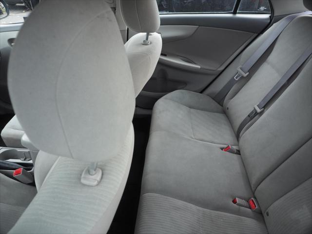 2010 toyota corolla le
