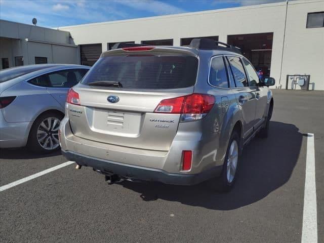 2014 subaru outback 2.5i in finley, washington