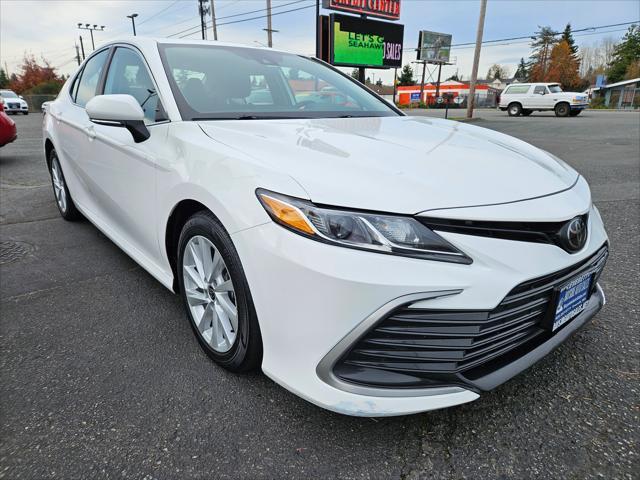 2021 toyota camry le