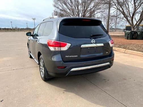 2013 nissan pathfinder in chicago, illinois