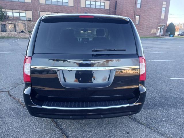 2015 chrysler town & country touring-l
