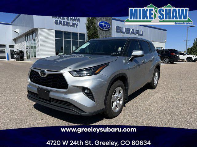 2022 toyota highlander le