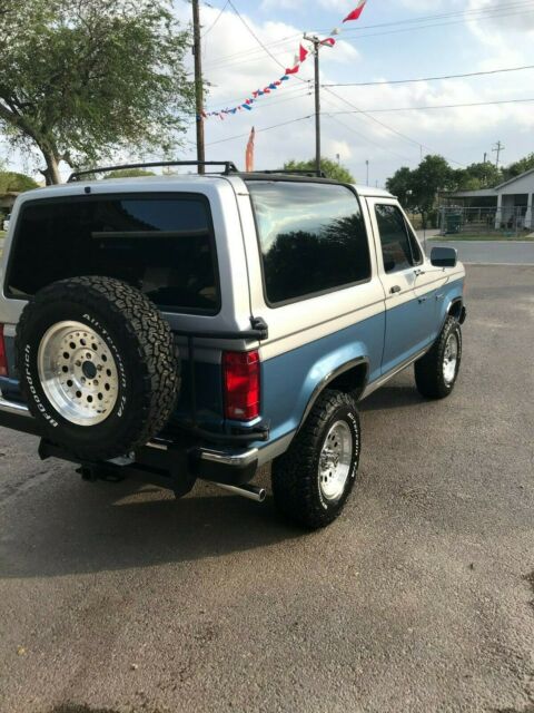 1988 ford bronco ii, in mint condition
