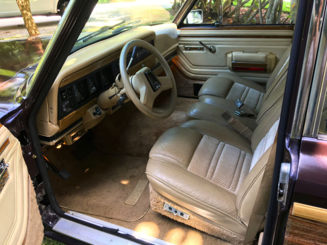 1989 jeep grand wagoneer (woody)