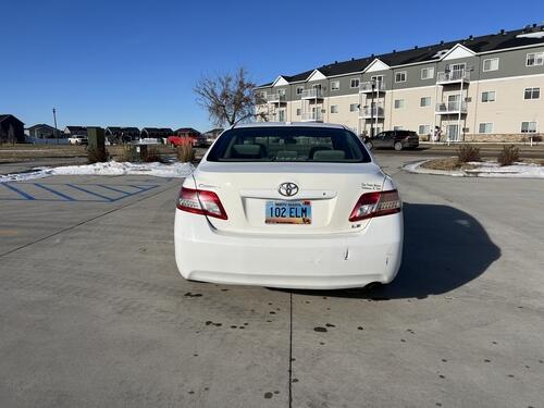 2010 toyota camry 2.5 leonly 136949 miles car is in good condition, everything wor