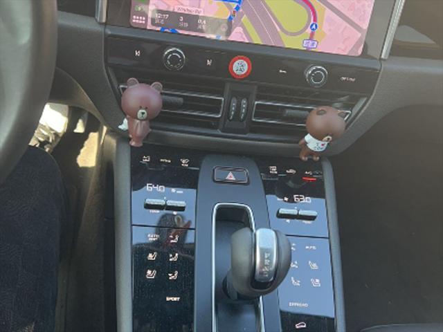 2022 porsche macan base