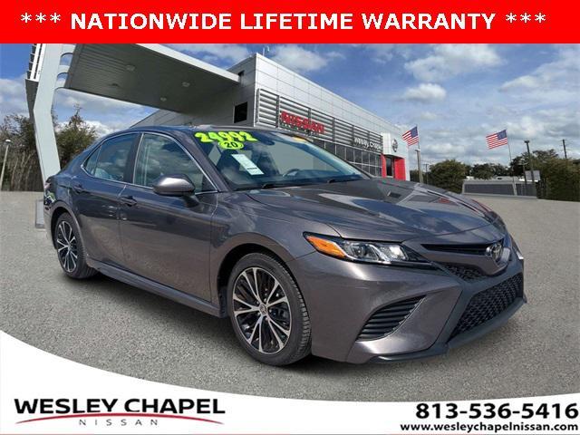 2020 toyota camry se