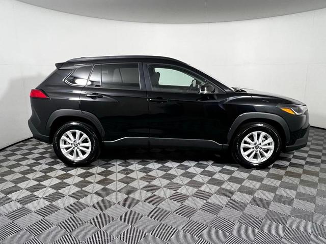 2023 toyota corolla cross le