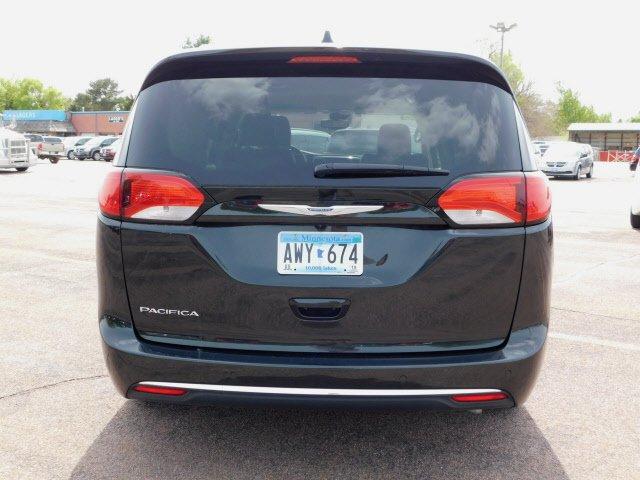 used 2018 chrysler pacifica touring-l st. peter, mn 56082 for sale in saint peter, minnesota