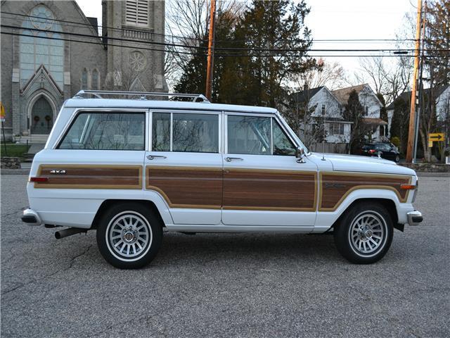 1990 jeep grand wagoneer 102,300 miles white 8 cylinder engine 5.9l/360 3-spee