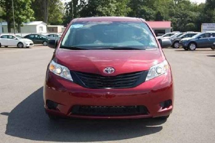 2012 toyota sienna base in meadville, pa