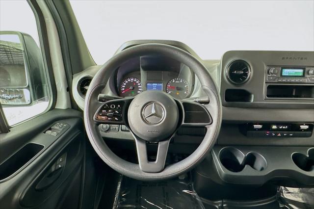2023 mercedes-benz sprinter 2500 standard roof