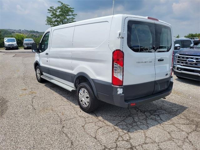 2022 ford transit-150 base