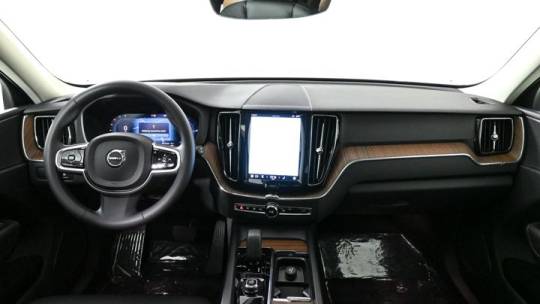 2024 volvo xc60 recharge t8 plus dark theme