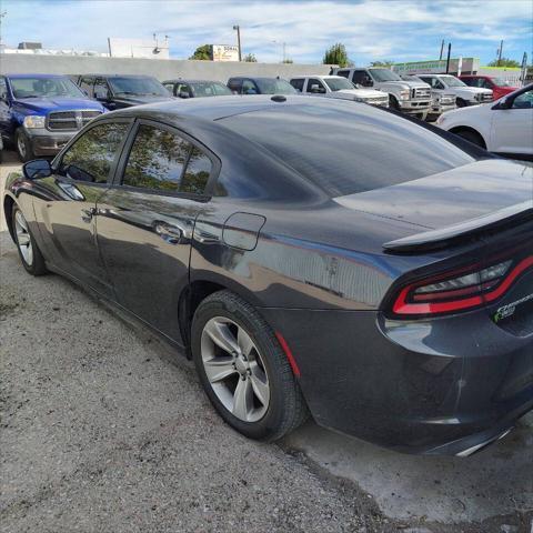 2017 dodge charger se