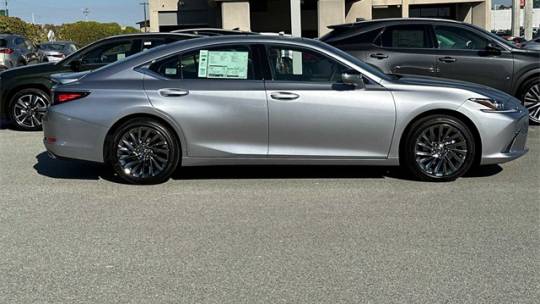 2025 Lexus ES