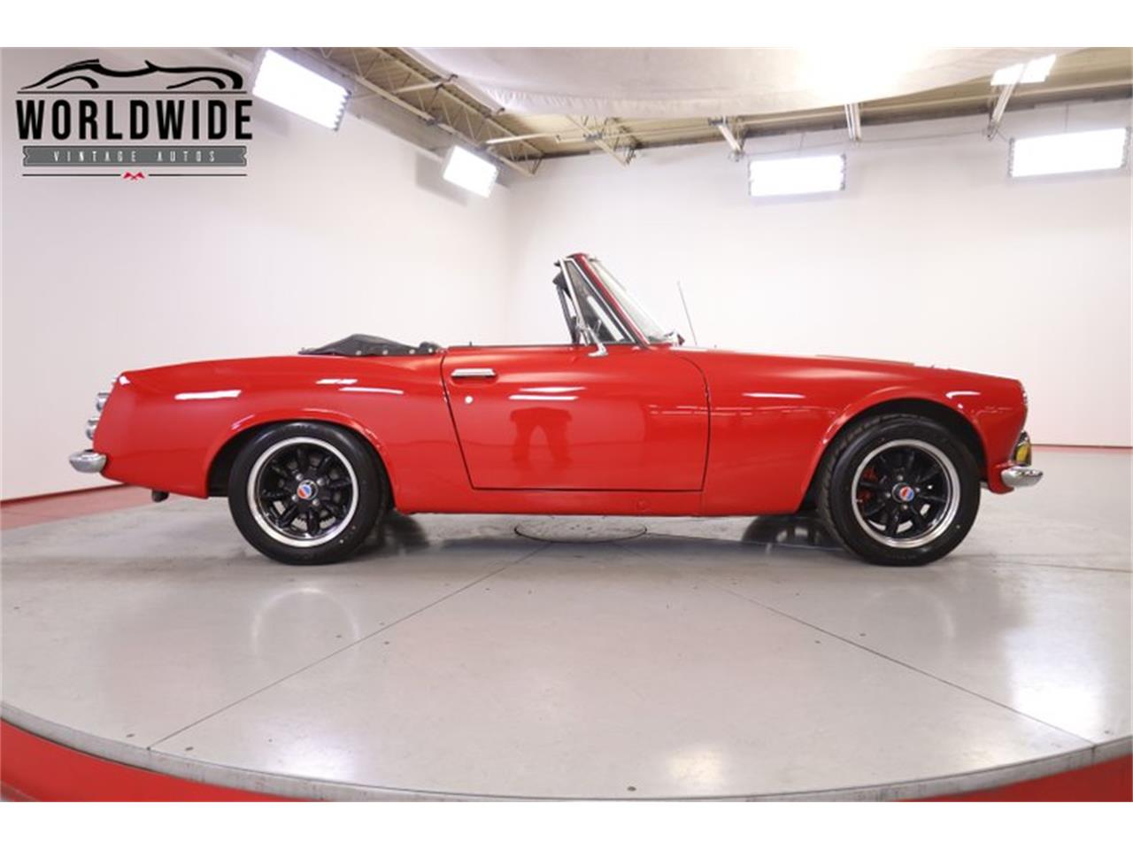 1968 datsun 2000