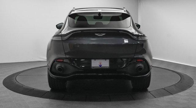 2021 aston martin dbx base