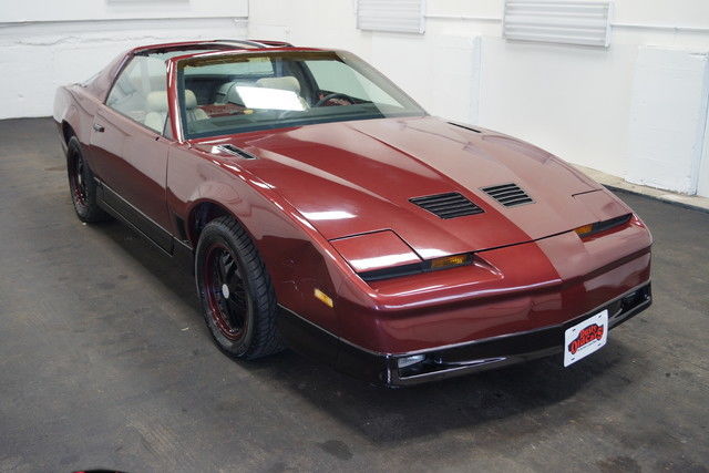 1987 red runs drives body good inter nds work 5l 5spd!